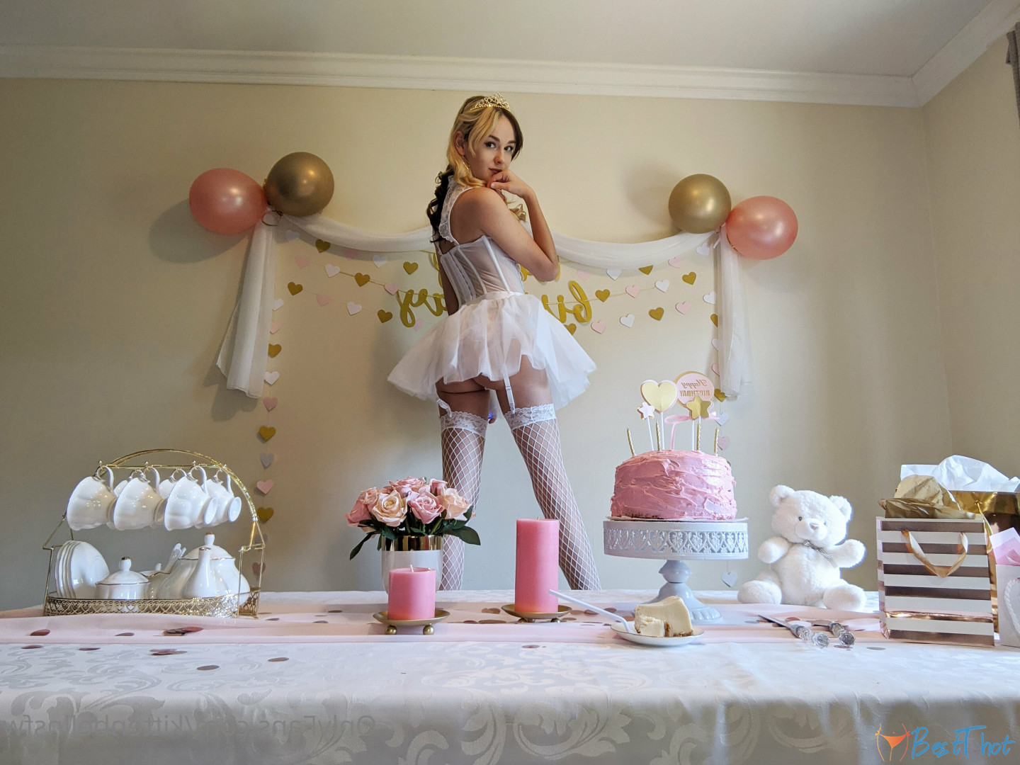 Photo by kittenbellnsfw published on December 13,2024 16:03:59 - BestThots