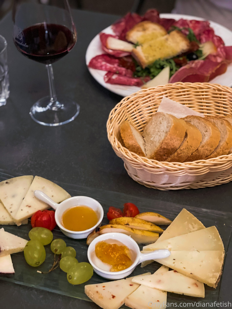 Photo by dianafetish published on January 14,2024 07:14:48 - BestThots