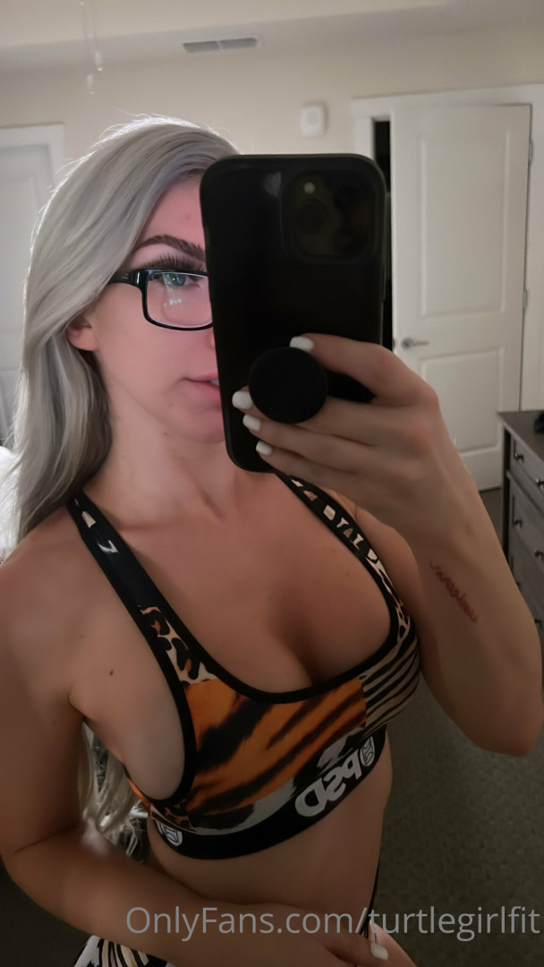 Photo by turtlegirlfit published on May 16,2023 14:01:37 - BestThots