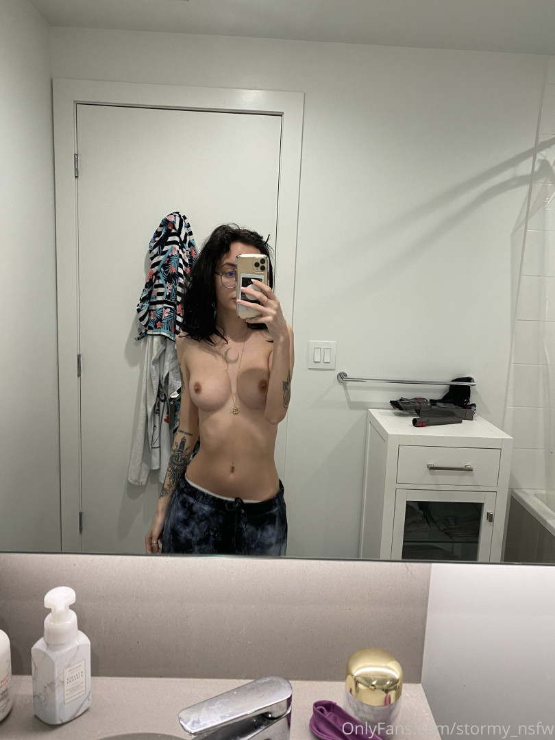 Photo by stormy_nsfw published on August 13,2023 09:07:14 - BestThots