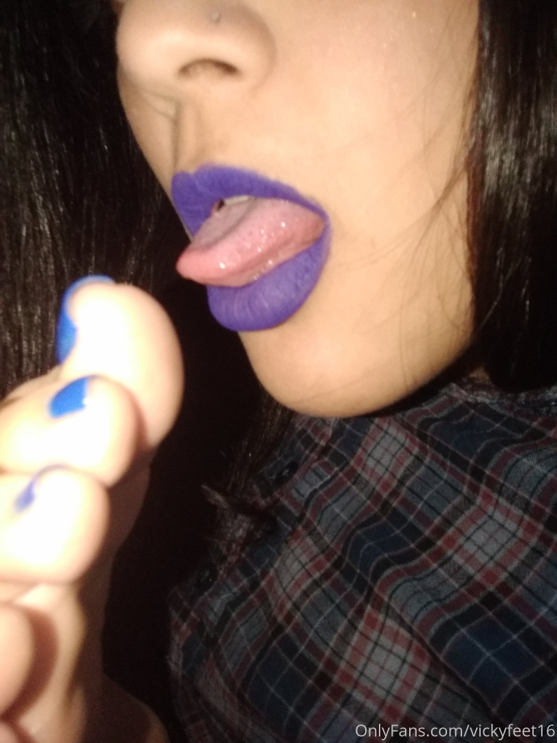 Photo by vickyfeet16 published on October 11,2023 08:14:46 - BestThots
