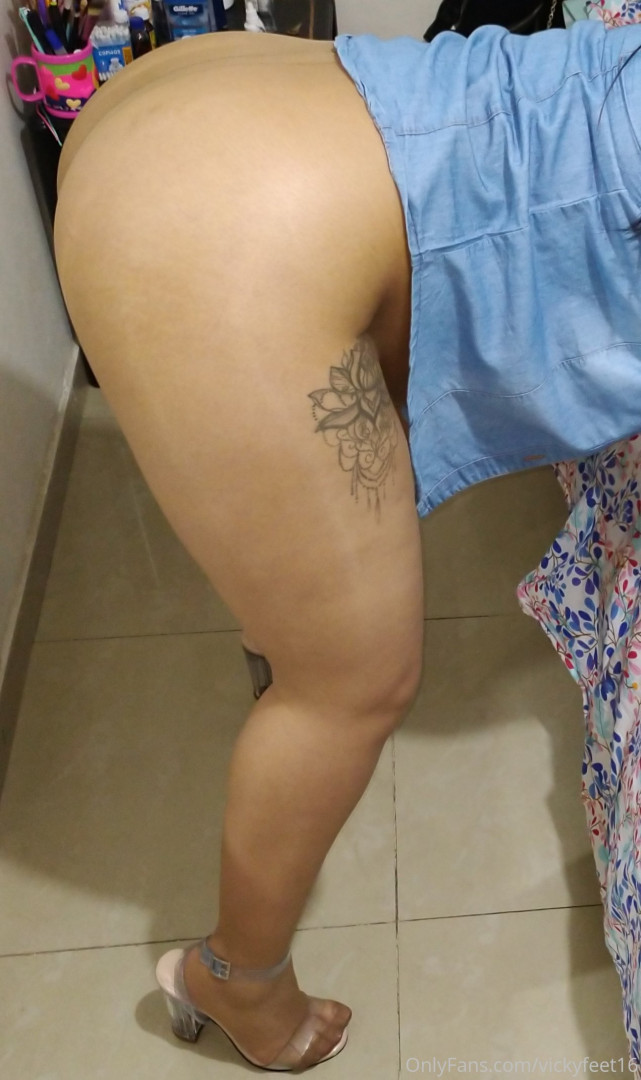 Photo by vickyfeet16 published on October 11,2023 09:32:09 - BestThots