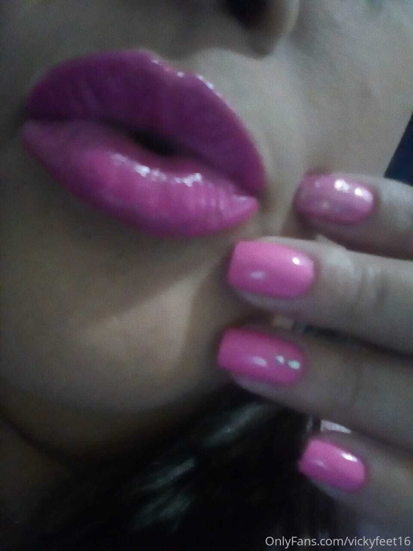 Photo by vickyfeet16 published on October 11,2023 10:18:23 - BestThots