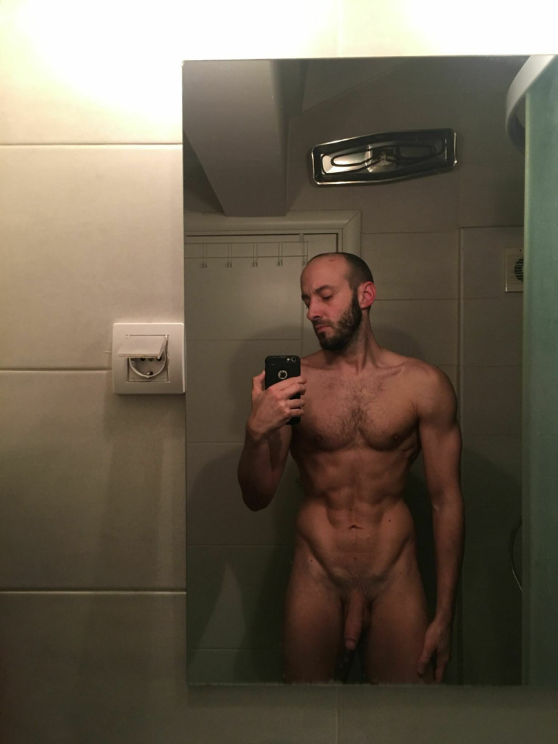 Photo by nakedgamervip published on May 20,2023 11:36:46 - BestThots