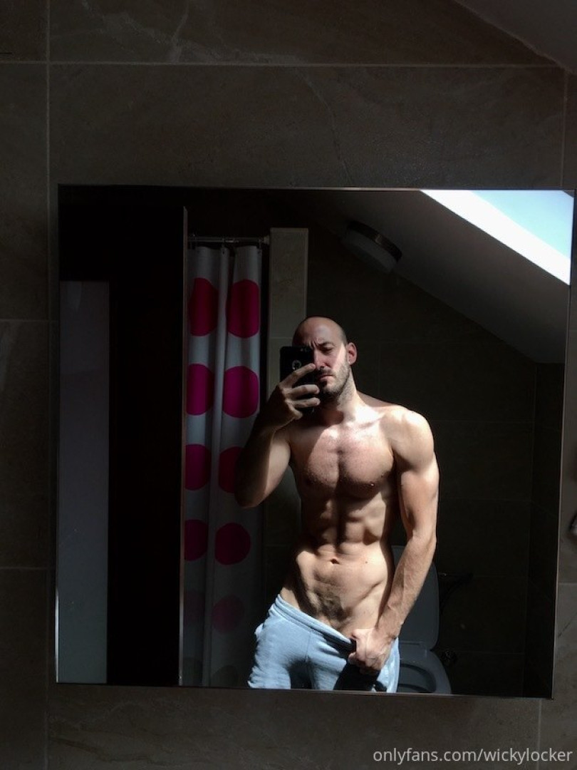 Photo by nakedgamervip published on May 20,2023 11:38:08 - BestThots