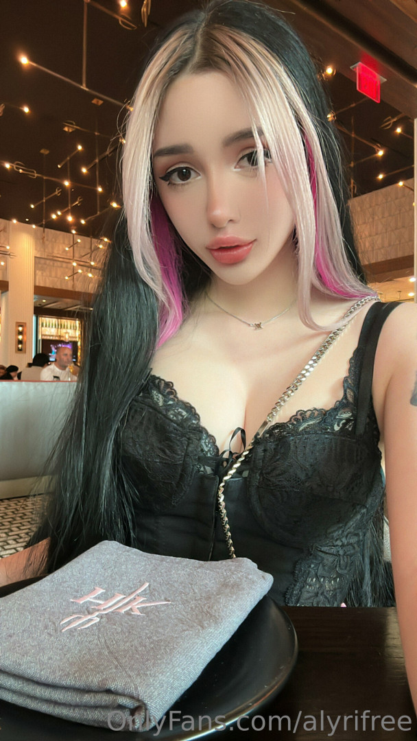 Photo by alyrifree published on July 29,2023 11:21:18 - BestThots