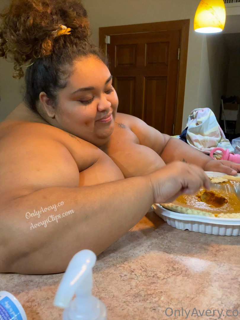 Photo by averyssbbw published on August 3,2023 07:48:14 - BestThots