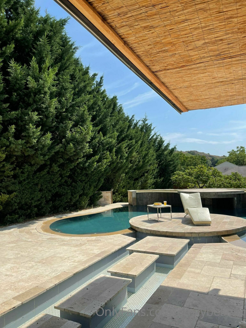 Photo by emilybellexx published on June 23,2023 22:34:46 - BestThots