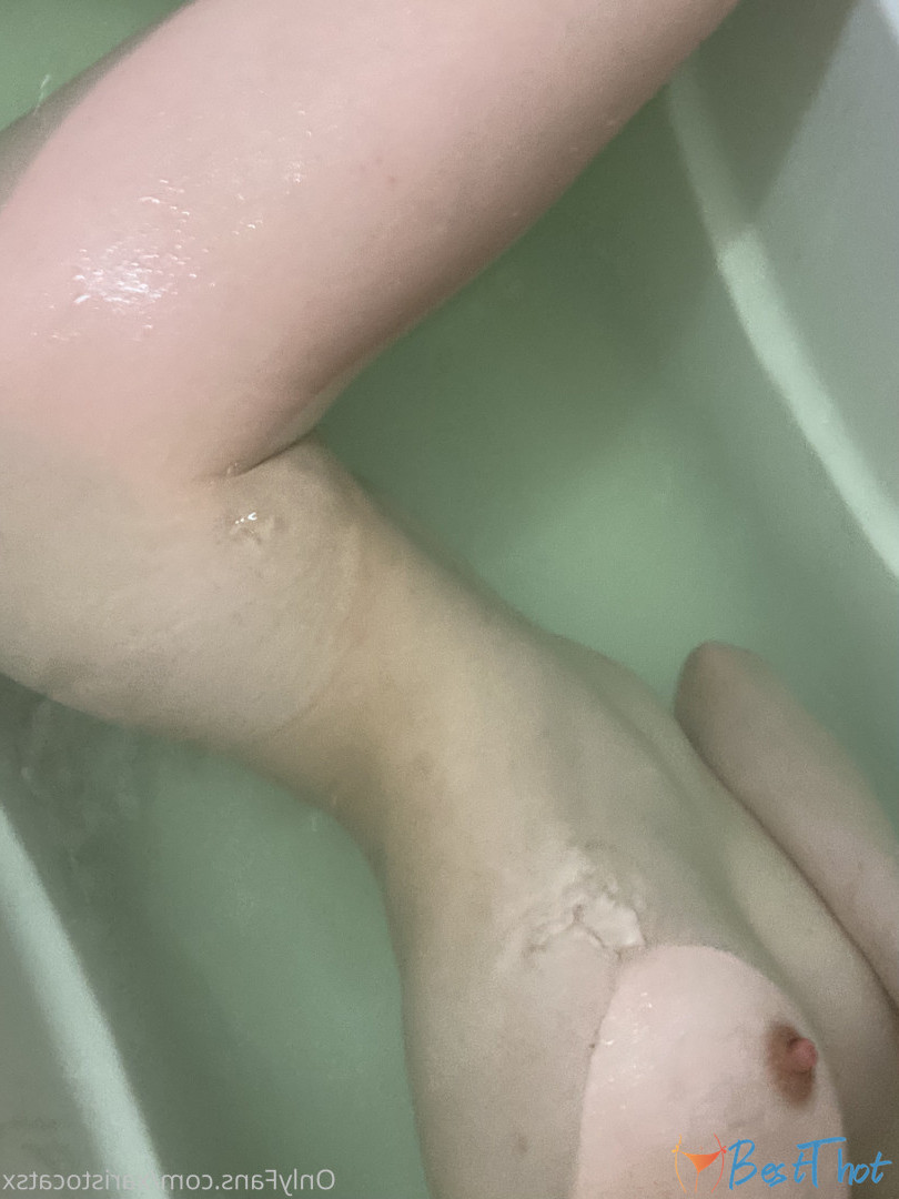 Photo by xaristocatsx published on December 22,2024 04:08:21 - BestThots