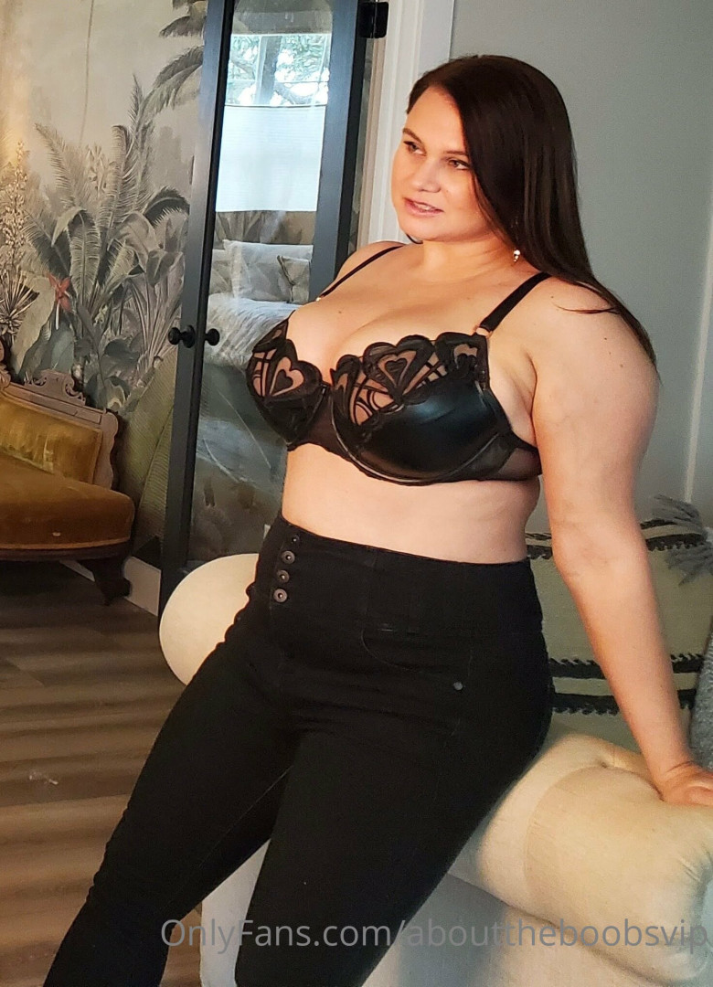 Photo by abouttheboobsvip published on November 2,2023 09:30:10 - BestThots