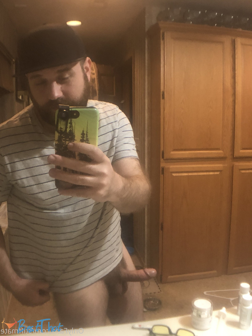 Photo by stiffmate published on December 17,2024 01:08:02 - BestThots