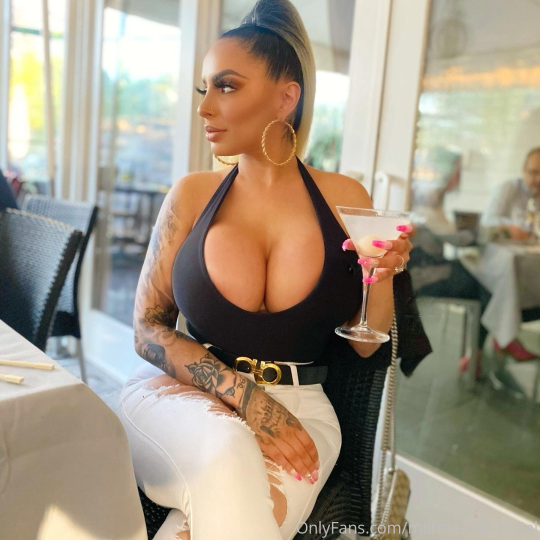 Photo by missmeenaofficial published on July 7,2023 06:04:44 - BestThots