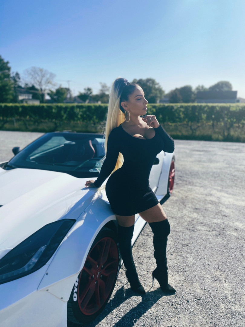 Photo by missmeenaofficial published on July 7,2023 06:04:52 - BestThots