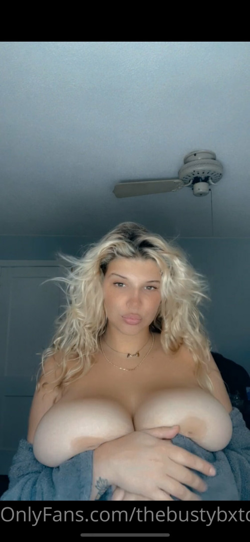 Photo by thebustybxtch published on May 17,2023 03:13:38 - BestThots