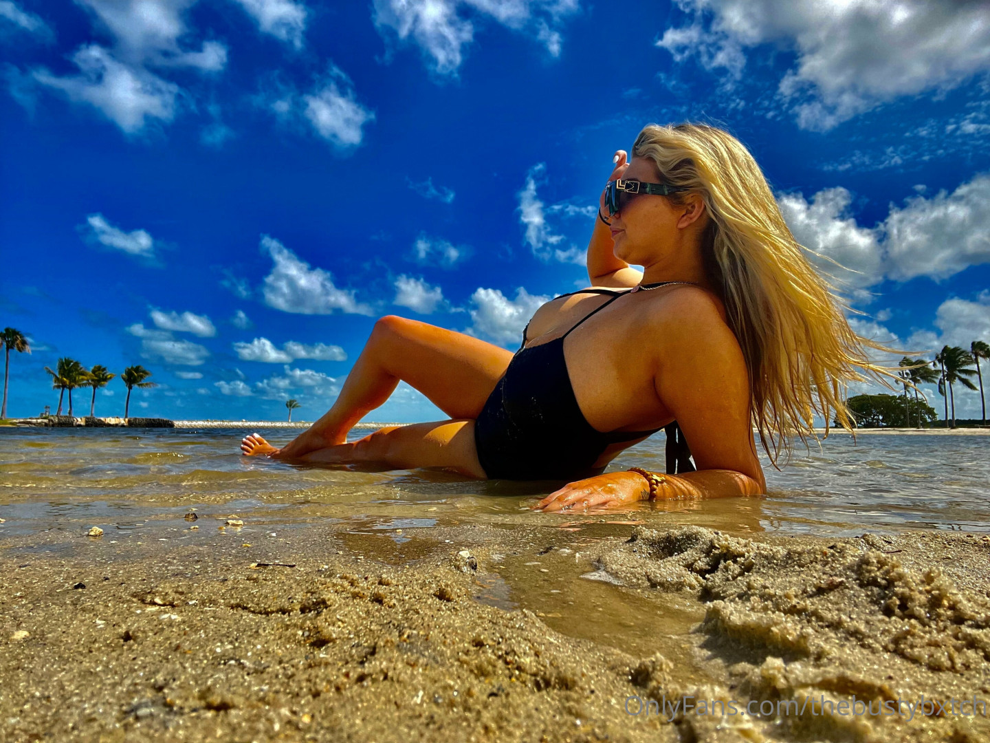 Photo by thebustybxtch published on May 17,2023 03:13:40 - BestThots