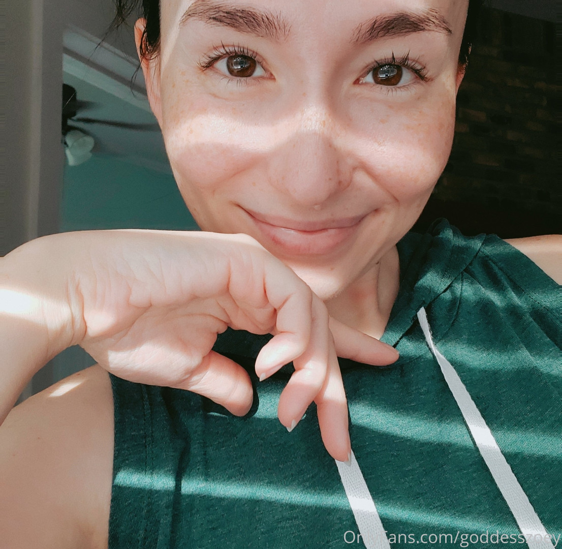 Photo by goddesszoey published on October 15,2023 10:11:13 - BestThots
