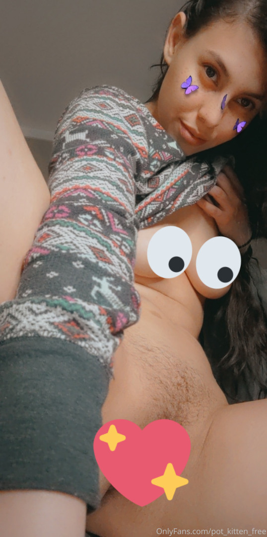 Photo by softcore_kitten published on May 17,2023 20:33:38 - BestThots