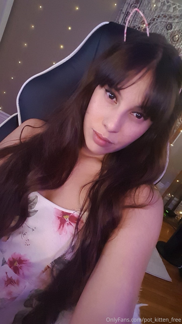 Photo by softcore_kitten published on May 17,2023 20:33:46 - BestThots