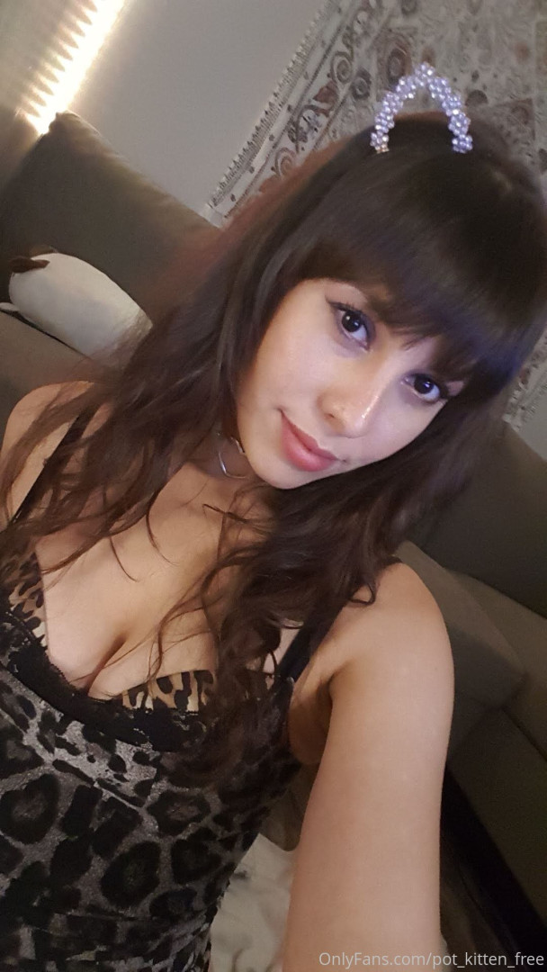 Photo by softcore_kitten published on May 17,2023 20:34:03 - BestThots