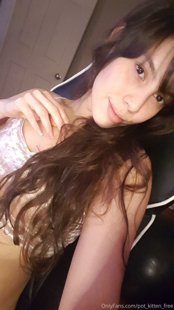 Photo by softcore_kitten published on May 17,2023 20:34:06 - BestThots