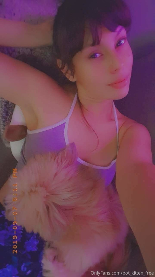 Photo by softcore_kitten published on May 17,2023 20:34:18 - BestThots