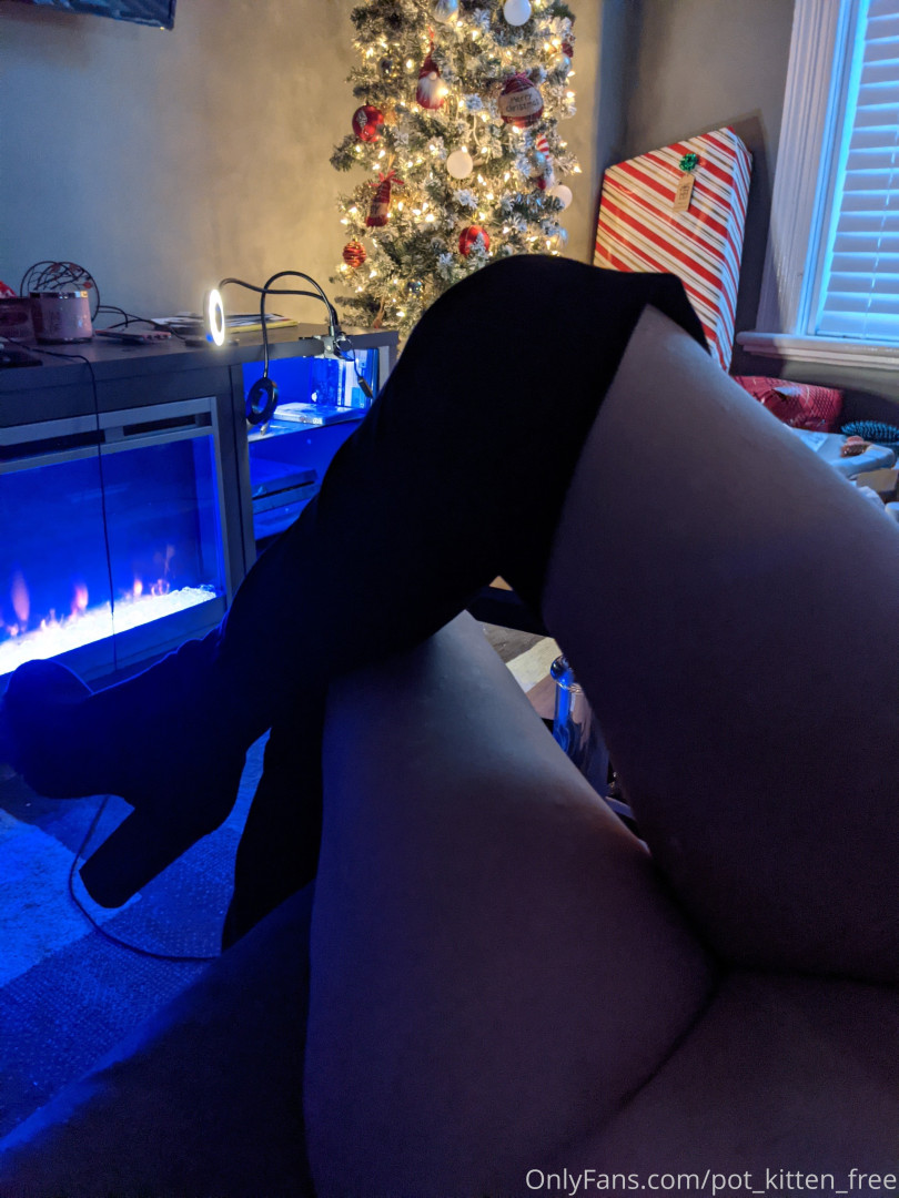 Photo by softcore_kitten published on May 17,2023 20:34:40 - BestThots