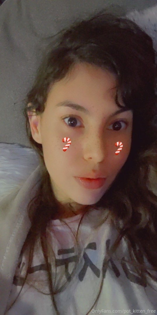 Photo by softcore_kitten published on May 17,2023 20:35:01 - BestThots