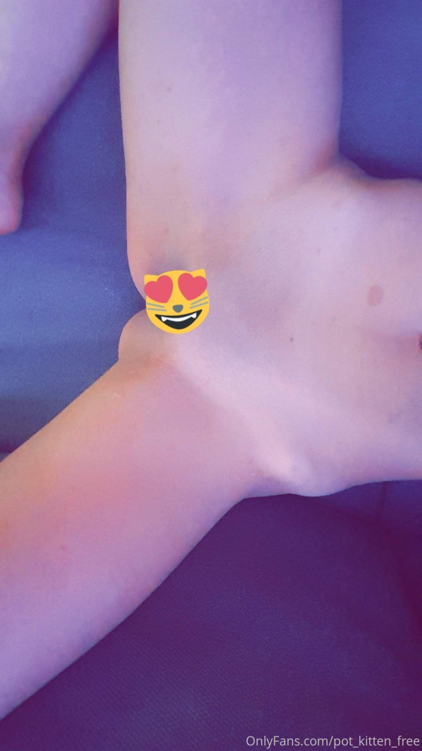 Photo by softcore_kitten published on May 17,2023 20:35:13 - BestThots