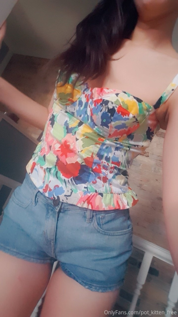 Photo by softcore_kitten published on May 17,2023 20:35:21 - BestThots