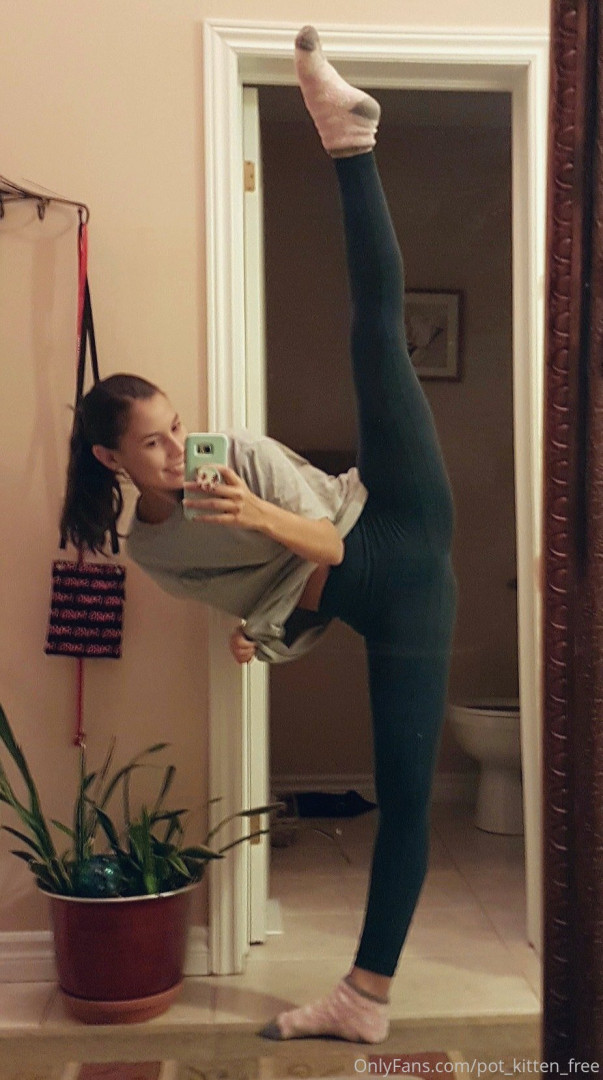 Photo by softcore_kitten published on May 17,2023 20:35:34 - BestThots