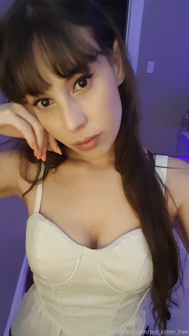 Photo by softcore_kitten published on May 17,2023 20:35:46 - BestThots