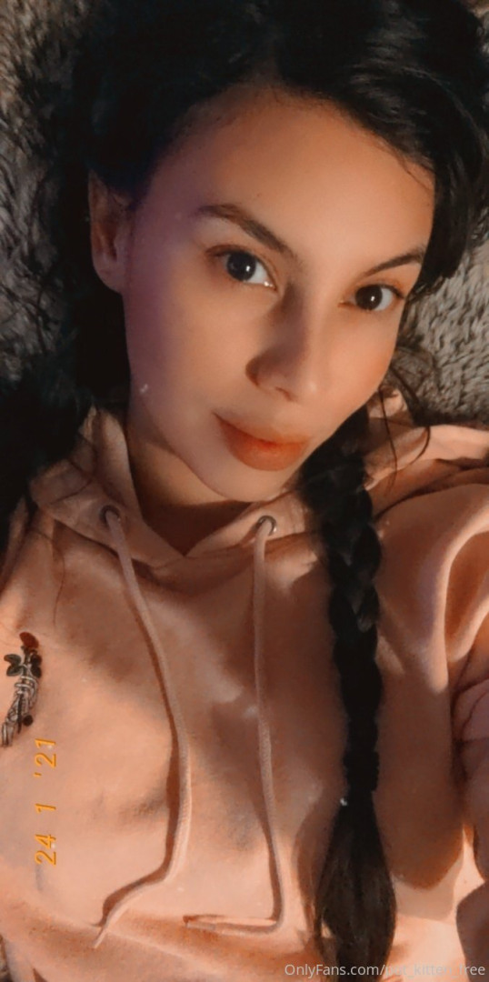 Photo by softcore_kitten published on May 17,2023 20:35:49 - BestThots