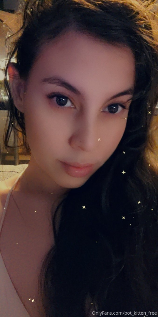 Photo by softcore_kitten published on May 17,2023 20:36:02 - BestThots