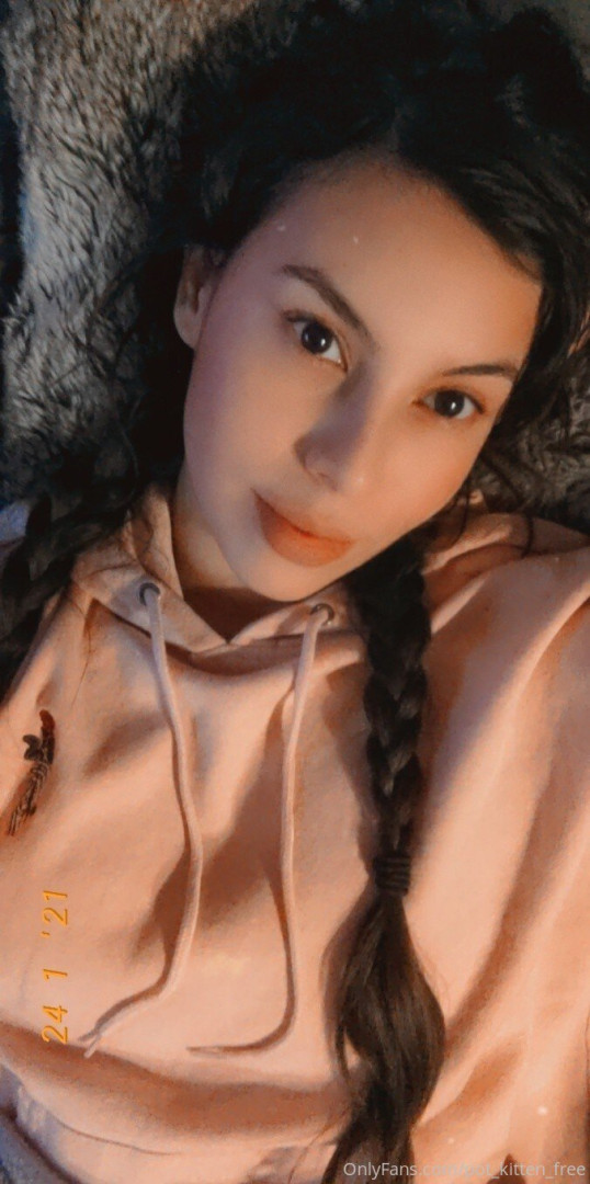 Photo by softcore_kitten published on May 17,2023 20:36:37 - BestThots