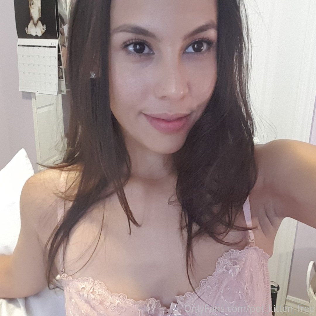 Photo by softcore_kitten published on May 17,2023 20:37:15 - BestThots