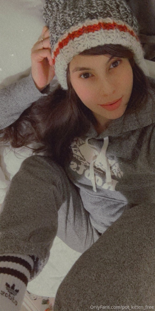 Photo by softcore_kitten published on May 17,2023 20:37:19 - BestThots