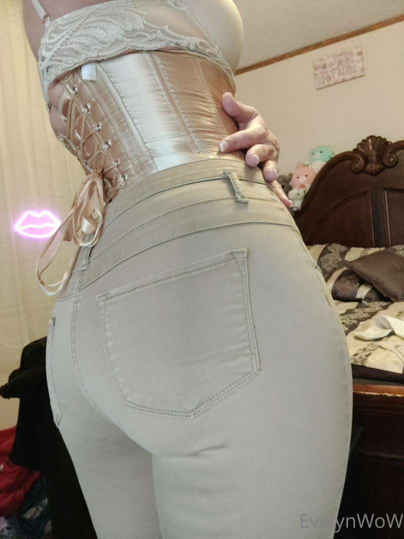 Photo by evelynwow published on June 19,2023 21:27:58 - BestThots