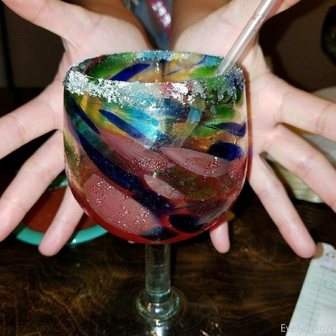 Photo by evelynwow published on June 19,2023 21:29:29 - BestThots