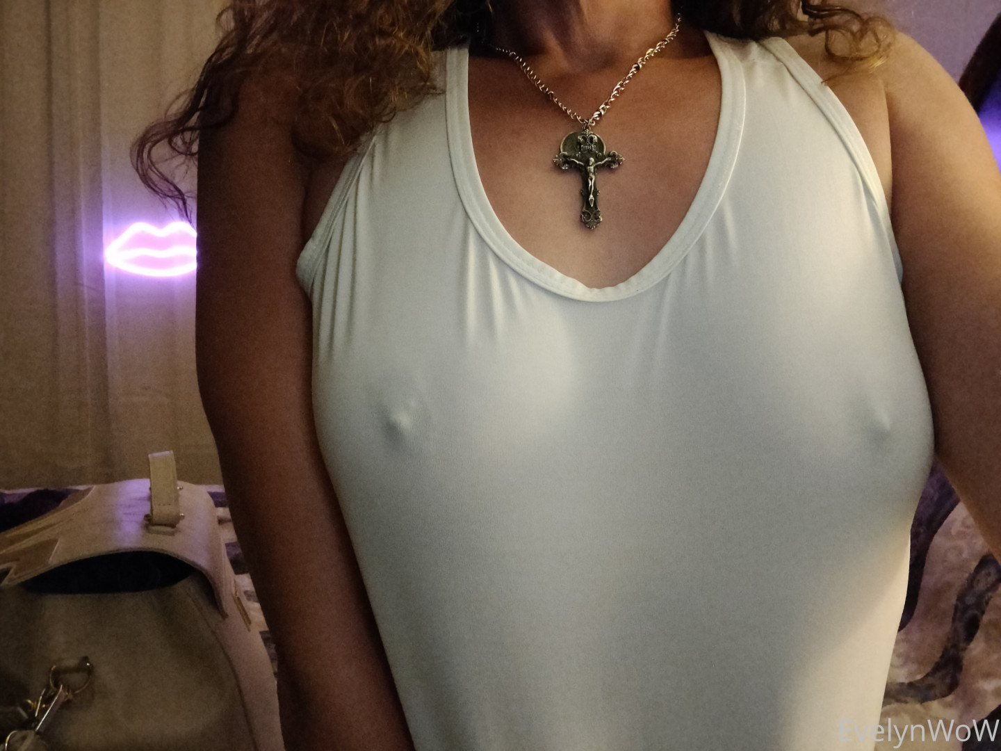 Photo by evelynwow published on June 19,2023 21:30:10 - BestThots