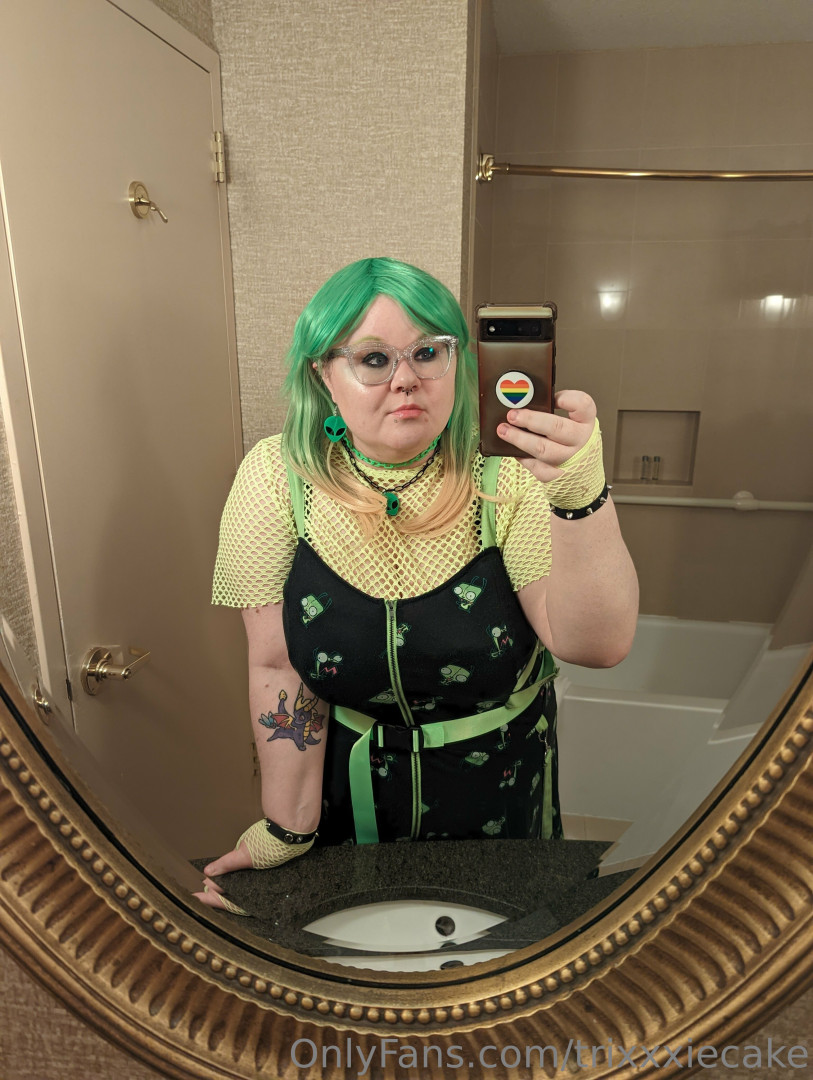 Photo by trixxxiecake published on October 11,2023 02:16:18 - BestThots