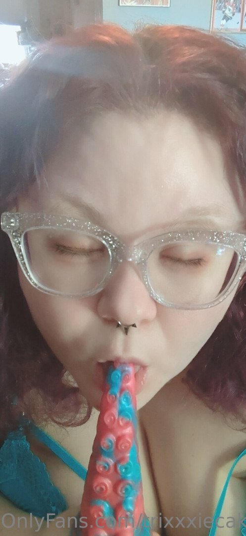 Photo by trixxxiecake published on October 11,2023 02:24:56 - BestThots