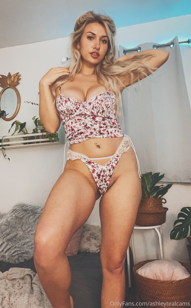 Photo by ashleytealcams published on November 24,2023 01:50:12 - BestThots