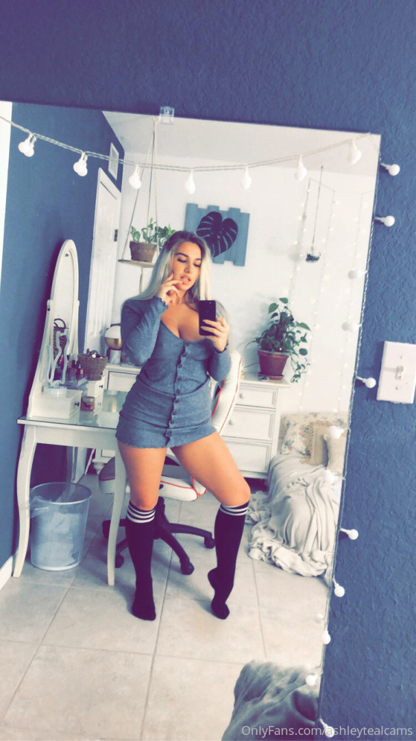 Photo by ashleytealcams published on November 24,2023 01:55:16 - BestThots