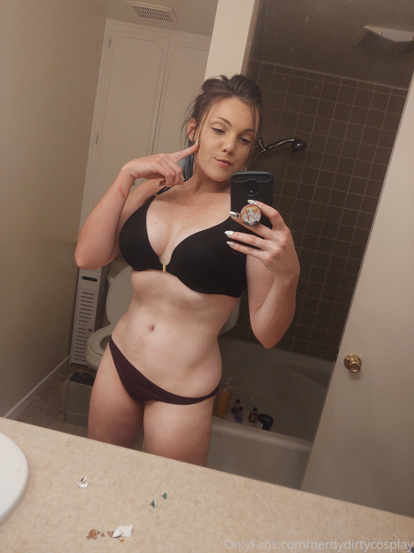 Photo by nerdydirtycosplay published on July 22,2023 21:27:40 - BestThots