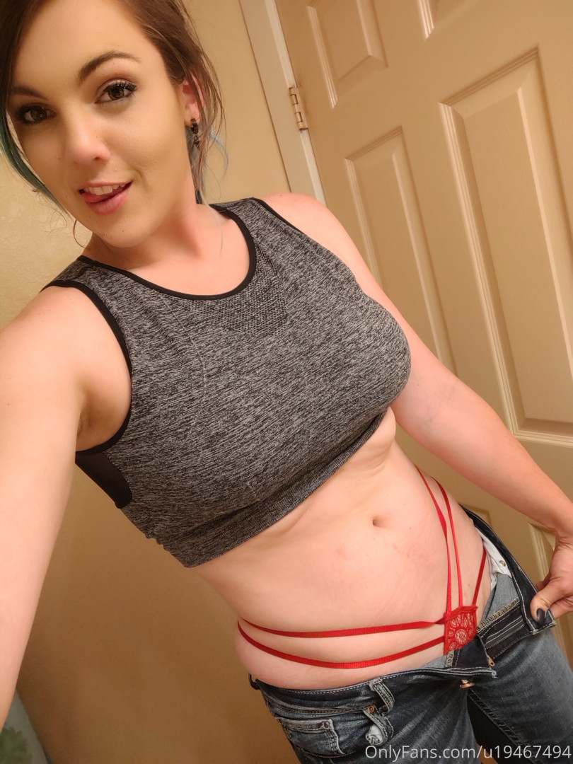 Photo by nerdydirtycosplay published on July 22,2023 21:56:28 - BestThots