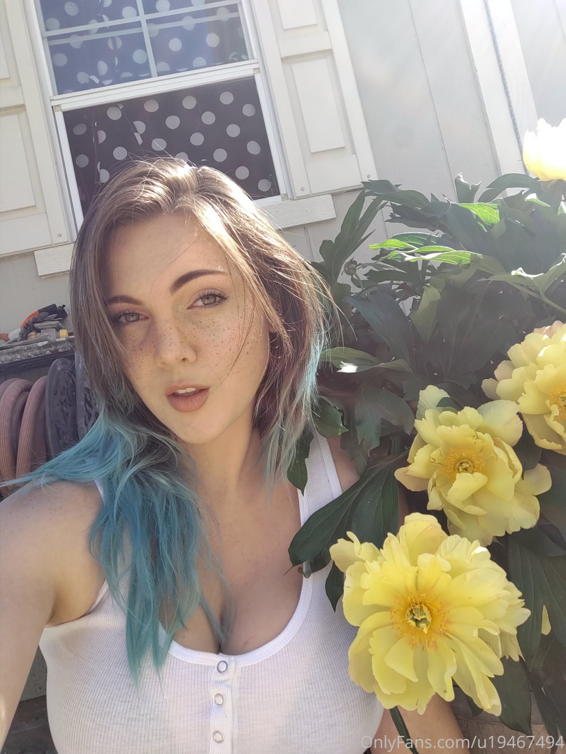 Photo by nerdydirtycosplay published on July 22,2023 21:58:57 - BestThots