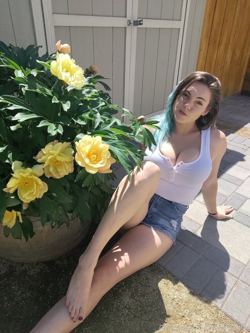 Photo by nerdydirtycosplay published on July 22,2023 22:00:39 - BestThots