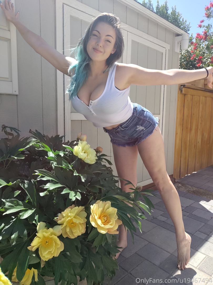 Photo by nerdydirtycosplay published on July 22,2023 22:09:54 - BestThots