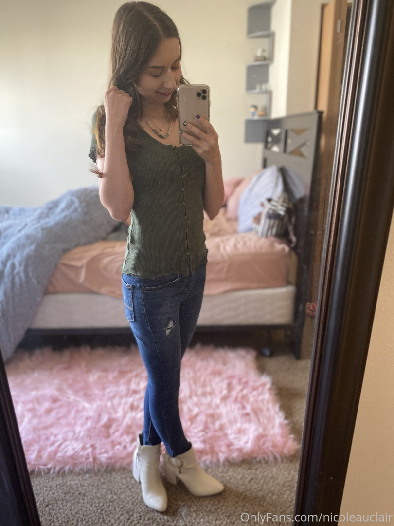 Photo by nicoleauclair published on October 16,2023 13:04:24 - BestThots