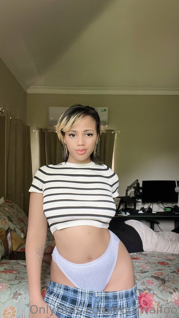 Photo by yourwaifoo published on October 16,2023 16:17:11 - BestThots